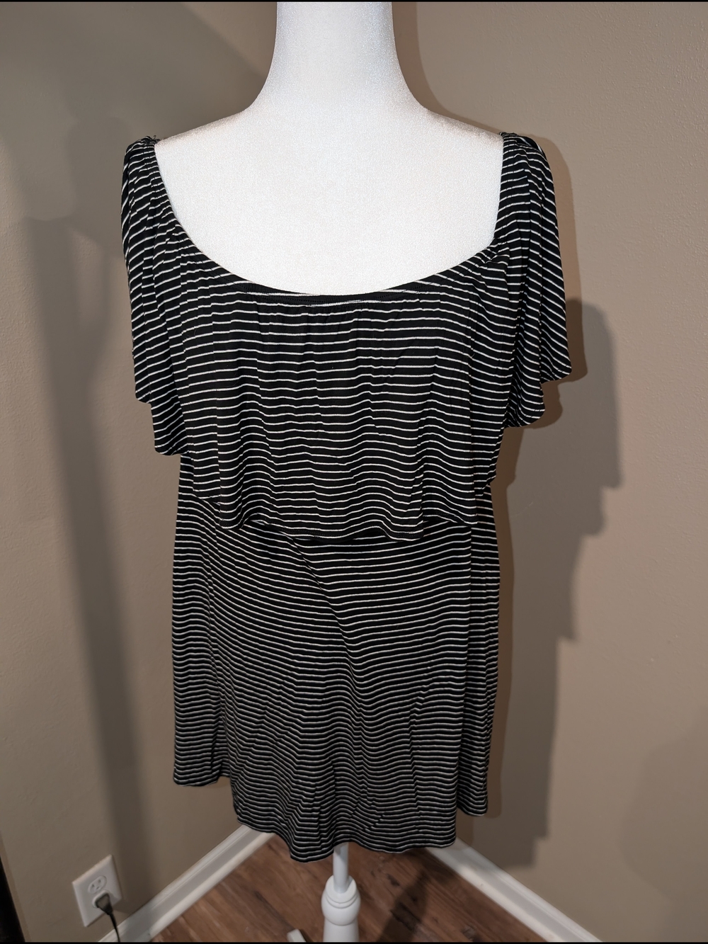 Socialite XL Black & White Striped Off-Shoulder Women’s Tunic/Mini Dress - Picture 2 of 8